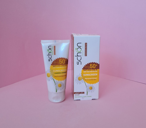 کرم ضد آفتاب رنگی فاقد چربی شون با رنگ طبیعی +spf50
